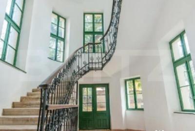 Apartament cu 5 camere decomandat în Central - 1