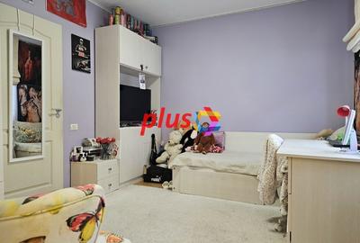 Oportunitate - Apartament cu trei camere in vila, zona Tractorul 70 mp - 16