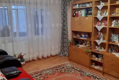 Apartament cu 4 camere în Adjud - 3