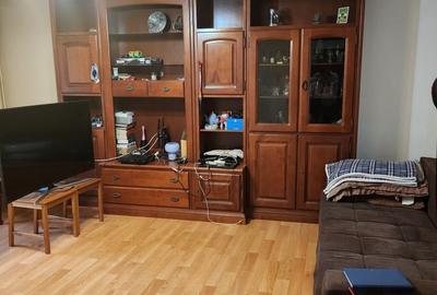 Apartament cu 3 camere decomandat în 13 Septembrie - 2