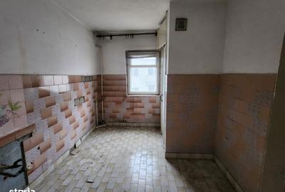 Apartament cu 2 camere semidecomandat în Narcisa - 1