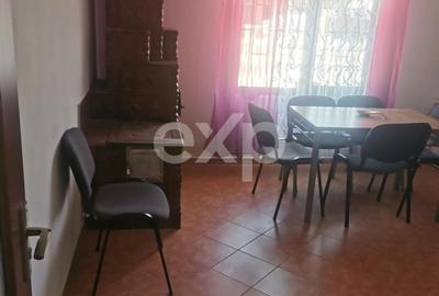 Casă cu 5 camere cu Teren 700 Mp în Dragomirești