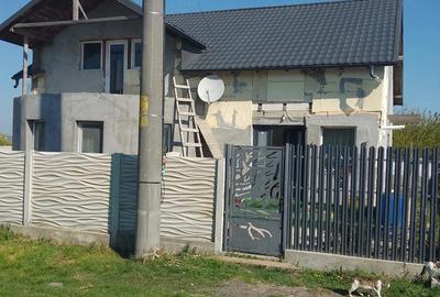 Casă cu 2 camere cu Teren 110 Mp în Lumina - 1