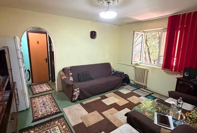 Apartament cu 3 camere semidecomandat în Brâncoveanu