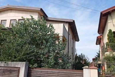 Casă individuală cu 8 camere cu Canalizare în Fundeni - 1