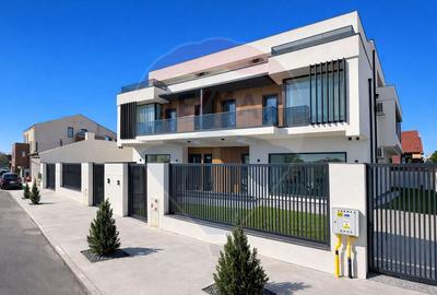 Casă cu 8 camere cu Teren 700 Mp în Faleza Nord - 1