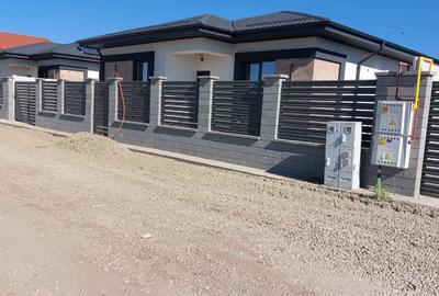 Casa individuala,la 4-5 minute de mers,pana in bulevard. - 1