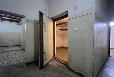 Spațiu comercial, de 474 mp, în Vest - 28