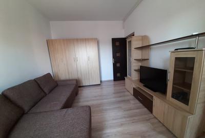 Garsonieră decomandată în 13 Septembrie - 2