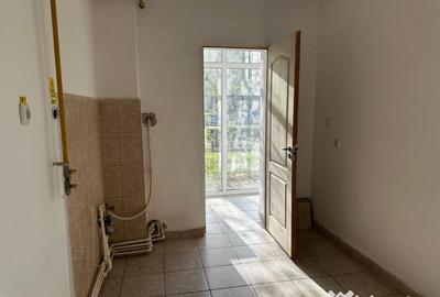 Spațiu comercial, de 38 mp, în Micro 4 - 1