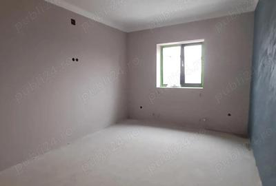 Casă cu Teren 450 Mp în Horlești