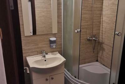 Apartament cu 1 camera, etajul 1/4, zona Baza 3 - 6