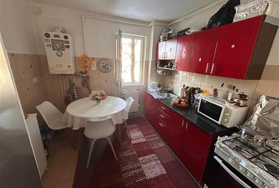 Apartament cu 3 camere semidecomandat în Gării - 11