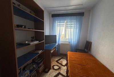 Apartament cu 3 camere decomandat în Micro 5 - 1