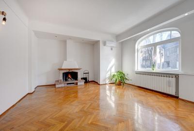 Vila cu arhitectura distincta, 7 camere, renovata, intr-o locatie exclusivista - 2