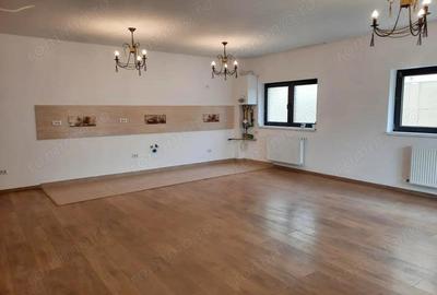 Casă cu 5 camere cu Canalizare în Mihai Bravu - 11