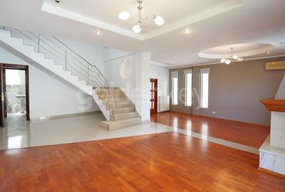 Vilă insorita cu 7 camere si piscina - 3
