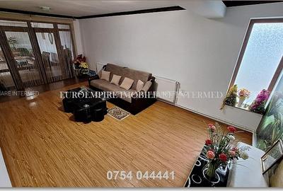 Casă cu 5 camere cu Garaj în Km 5 - 29