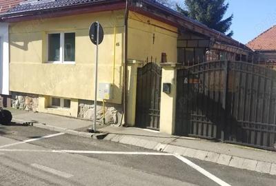 Casă cu Teren 133 Mp în Central - 3