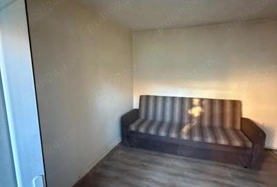 Garsonieră decomandată în Central - 2