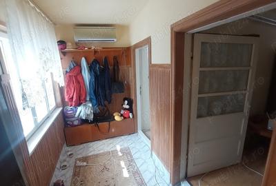 Casă cu 6 camere în Central