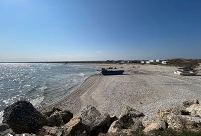 Teren de 1000 mp, în Corbu - 17