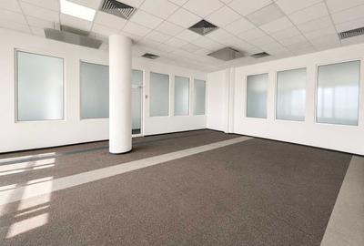 Spațiu comercial, de 350 mp, în Central - 4