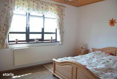 Casă cu 5 camere cu Teren 3400 Mp în Valea Călugărească - 3