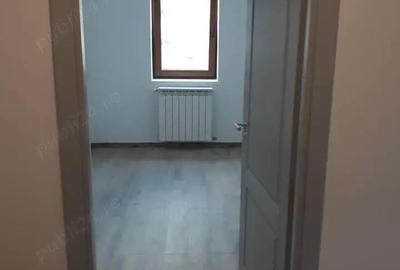Apartament cu 2 camere decomandat în Petros - 2