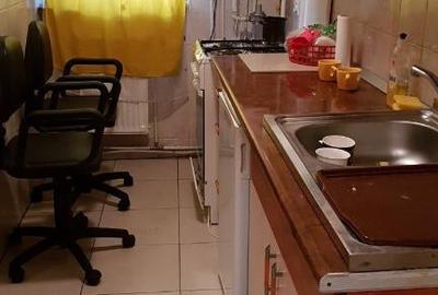 Garsoniera mobilata, cu CT, la parter, pe Republicii - Rodica - 12