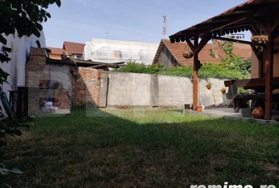 Casă cu 3 camere cu Teren 243 Mp în Central - 1