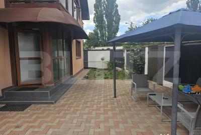 Casă cu 5 camere cu Teren 464 Mp în Central - 1