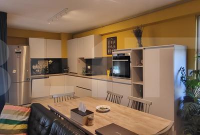 Apartament de vanzare, cu 3 camere, 82 mp, mobilat & utilat, zona Selgros