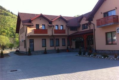 Disponibila de REVELION cabana complet echipată de închiriat în M - 3