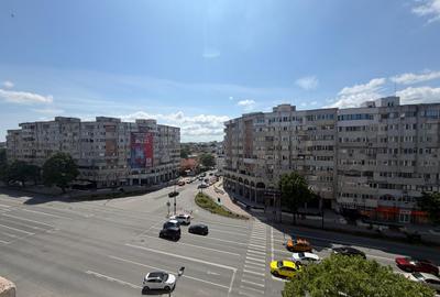 Apartament cu 2 camere decomandat în Trocadero