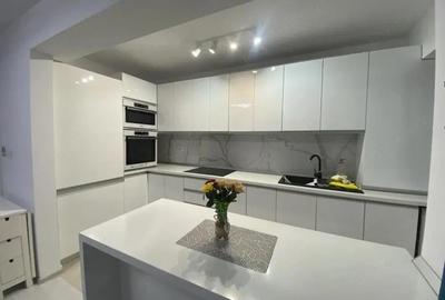 Apartament cu 2 camere decomandat în Obor