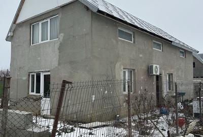 Casă cu 4 camere în Central - 2