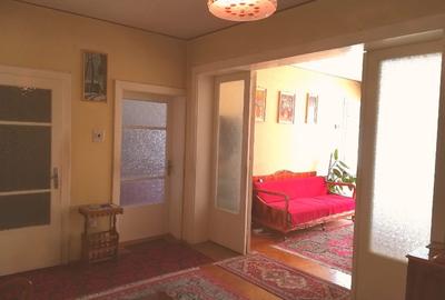 Vând apartament spațios cu 4 camere în cartierul Andrei Mureșanu - 2