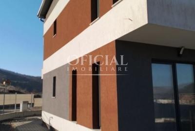 Casa tip duplex | Pet Friendly | 2 Parcari | Magnoliei | Floresti