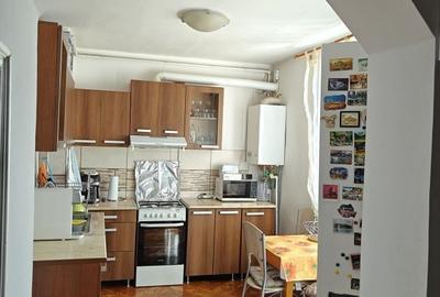 Apartament cu 3 camere semidecomandat în Dacia - 4