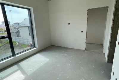 Casă cu 5 camere cu Teren 330 Mp în Central - 9