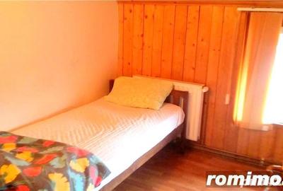Casă cu 5 camere în Buziașului