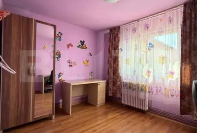 Apartament cu 3 camere semidecomandat în Central