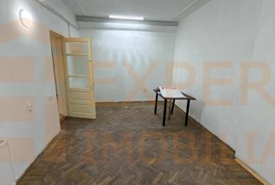 Casă individuală cu 4 camere cu Canalizare în Central - 2