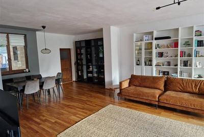 Casă individuală cu 4 camere cu Canalizare în Central - 1