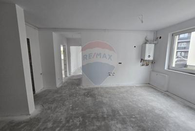 Apartament cu 3 camere de vanzare - 2