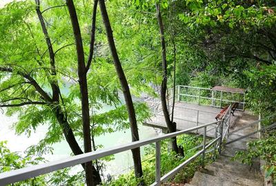 Vand 2 case de vacan?a pe malul Lacului Paltinu - 4