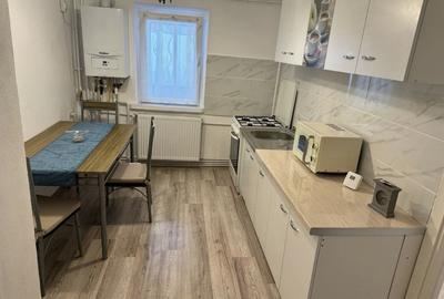 Apartament cu 2 camere decomandat în Rovine - 3
