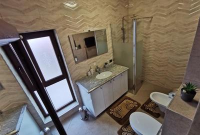 Casa individuala, cu 2 apartamente mobilate si utilate modern, Brasov - 2