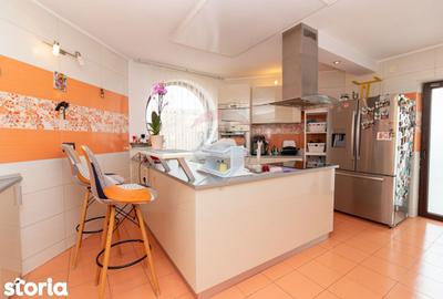 Casă cu 6 camere cu Teren 509 Mp în Central